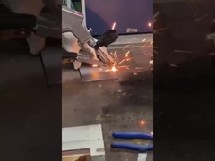 Mesin las laser serat genggam dengan motor tunggal untuk pengelasan bahan dengan ketebalan yang berbeda