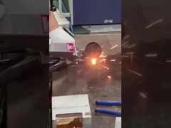 Mesin las laser bermotor tunggal genggam dengan empat mode las laser