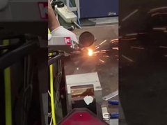 2000W Handheld Single Motor Laser Welding Machine Dengan Kemampuan Pengelasan 4mm Carbon Steel