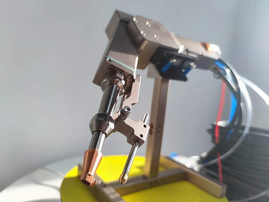 Harga yang bagus Fiber Laser Welding Head High Speed Red Guide Beam Posisi yang Disesuaikan on line